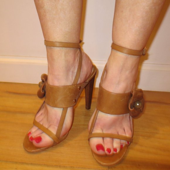 NEW L.A.M.B. Heels Slight scuffing from storage - Picture 1 of 11
